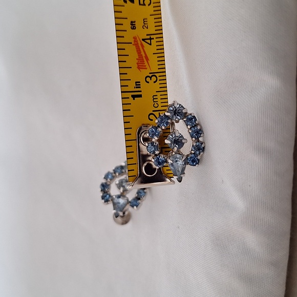 # 226 Vintage continental screw on earnings - Picture 5 of 6